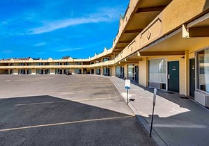 2-Star Hotel ∙ Econo Lodge Cortland