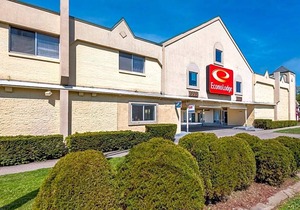 2-Star Hotel ∙ Econo Lodge Cortland