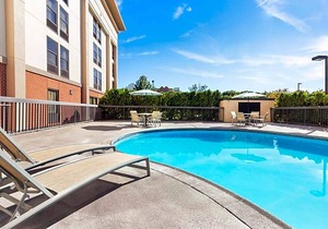 2-Star Hotel ∙ Hampton Inn Philadelphia/Mt. Laurel
