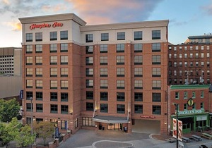 2-Star Hotel ∙ Hampton Inn Baltimore-Downtown-Convention Center