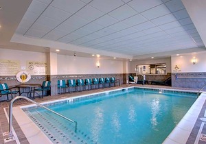 2-Star Hotel ∙ Hampton Inn & Suites Springfield Downtown