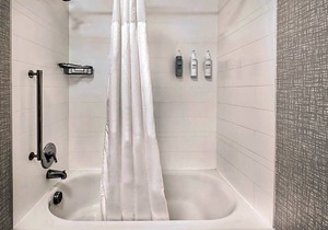 2-Star Hotel ∙ Hampton Inn Cortland