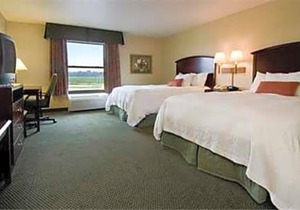 2-Star Hotel ∙ Hampton Inn Marshall