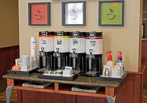 2-Star Hotel ∙ Hampton Inn & Suites Norfolk-Airport