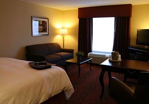 2-Star Hotel ∙ Hampton Inn Rochester-Webster