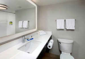 2-Star Hotel ∙ Holiday Inn Express Middlesboro, an IHG Hotel