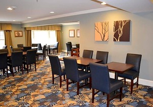 2-Star Hotel ∙ Holiday Inn Express and Suites Merrimack, an IHG Hotel
