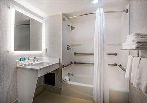 2-Star Hotel ∙ Holiday Inn Express Albany Downtown, an IHG Hotel