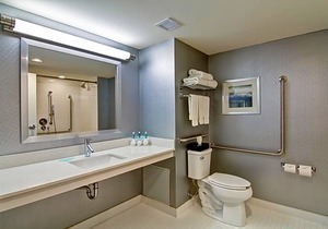 2-Star Hotel ∙ Holiday Inn Express & Suites Oshawa Downtown - Toronto Area, an IHG Hotel