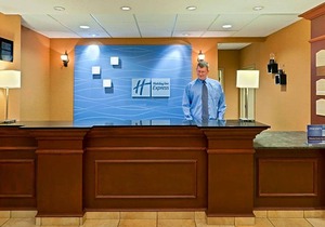 2-Star Hotel ∙ Holiday Inn Express & Suites-Kent, University Area