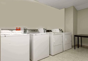 2-Star Hotel ∙ Microtel Inn & Suites by Wyndham Philadelphia Airport