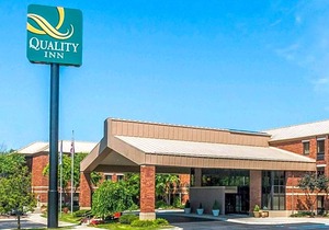 2-Star Hotel ∙ Quality Inn Auburn Hills