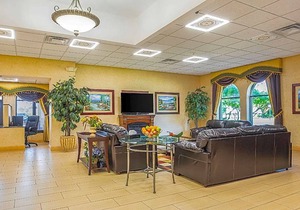 2-Star Hotel ∙ Quality Inn & Suites Coldwater near I-69