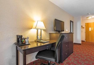 2-Star Hotel ∙ Quality Inn Shelburne - Burlington