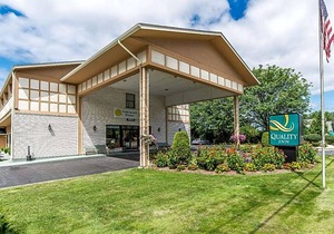 2-Star Hotel ∙ Quality Inn Shelburne - Burlington