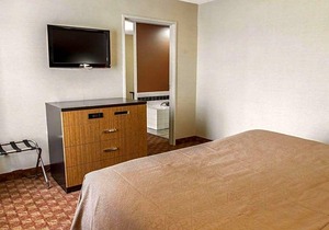 2-Star Hotel ∙ Quality Inn Franklin I-65