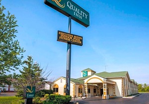 2-Star Hotel ∙ Quality Inn Franklin I-65