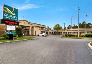 2-Star Hotel ∙ Quality Inn & Suites Atlantic City Marina District