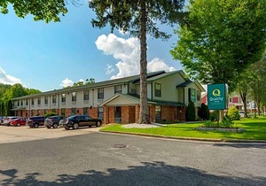 2-Star Hotel ∙ Quality Inn