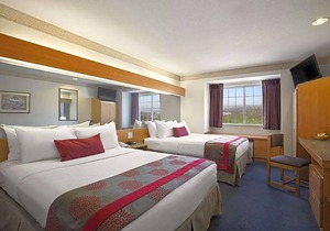 2-Star Hotel ∙ Ramada Limited and Suites Bloomington