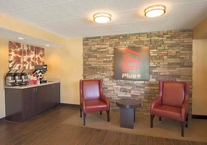 2-Star Hotel ∙ Red Roof Inn PLUS Chicago - Willowbrook