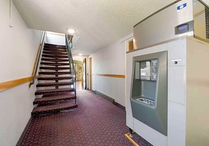 2-Star Hotel ∙ Rodeway Inn & Suites Hwy 217 & 26 W