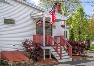 2-Star Hotel ∙ Rodeway Inn & Suites Brunswick near Hwy 1