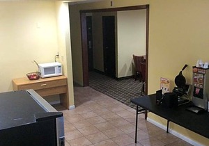 2-Star Hotel ∙ Rodeway Inn