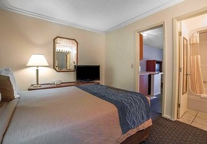 2-Star Hotel ∙ Rodeway Inn Pronghorn Lodge