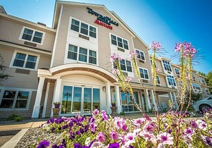 2-Star Hotel ∙ TownePlace Suites by Marriott Gilford