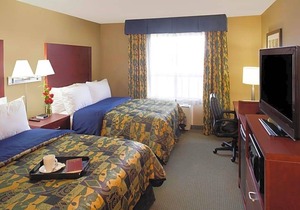 2-Star Hotel ∙ Travelodge by Wyndham Oshawa Whitby
