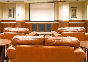 2-Star Hotel ∙ Comfort Suites Grand Rapids North