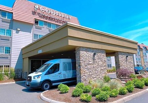 2-Star Hotel ∙ Country Inn & Suites by Radisson, Portland Delta Park, OR