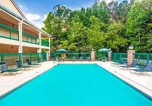 2-Star Hotel ∙ Days Inn & Suites by Wyndham Peachtree City