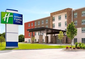 2-Star Hotel ∙ Holiday Inn Express & Suites - Savannah N - Port Wentworth, an IHG Hotel