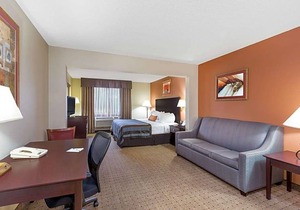 2-Star Hotel ∙ Wingate by Wyndham West Monroe