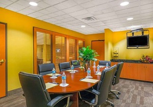 2-Star Hotel ∙ Wingate by Wyndham West Monroe