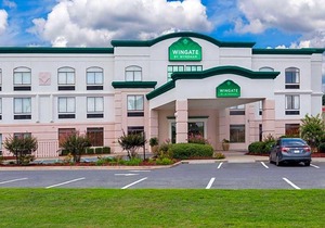 2-Star Hotel ∙ Wingate by Wyndham West Monroe