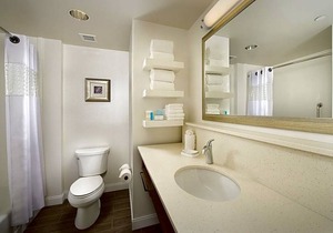 2-Star Hotel ∙ Hampton Inn & Suites Baltimore North/Timonium, MD
