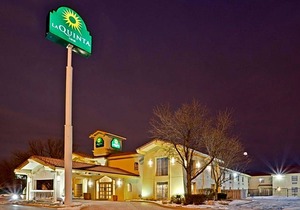 2-Star Hotel ∙ La Quinta Inn by Wyndham Omaha West