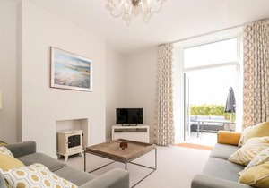 2 The Manor House, Hillfield Village