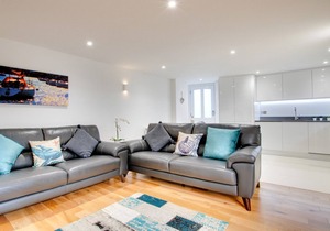 2 The Sail Loft - Two Bedroom Apartment, Sleeps 4