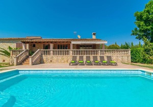 200 m² Villa ∙ 3 bedrooms ∙ 6 guests
