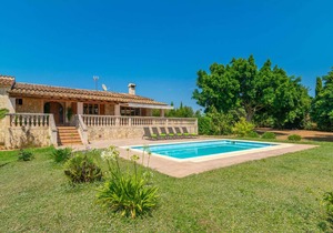 200 m² Villa ∙ 3 bedrooms ∙ 6 guests