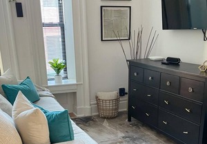 #201 · Historic Bldg-Yale, large studio w/loft sleeps 4 #201