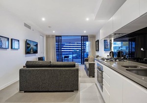 20505 Oracle in Broadbeach