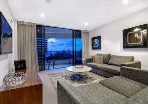 20505 Oracle in Broadbeach