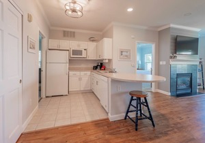 209 - Premium Lakefront Condo