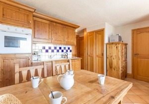 20m from ski slopes, 2nd floor, view valley, balcony, tv, ski locker, 37m², Les Arcs