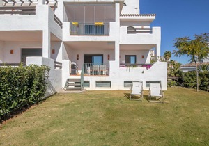 2193-Modern apt with terrace and seaview